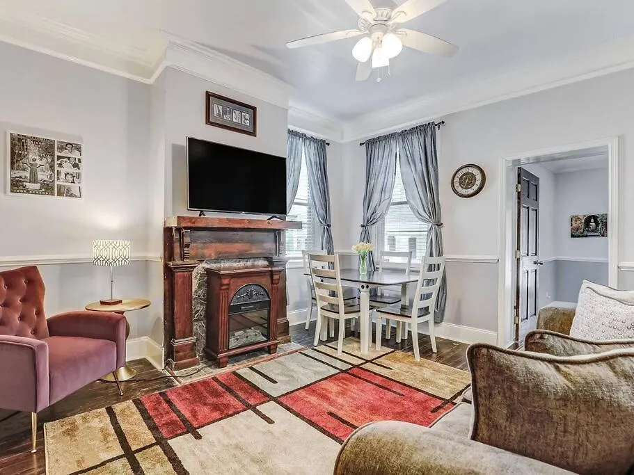 Historic Savannah Gold Private Condo With Pool - 2Bed, 1&Half Bath, Sleeps 6, 1St Floor, 15 Min Walk To Historic Savannah Center And All Attractions Apartment