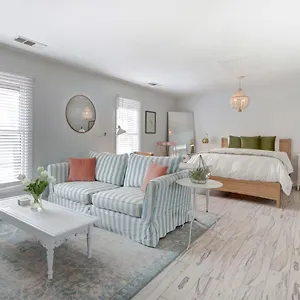 Crawford Carriage House Savannah